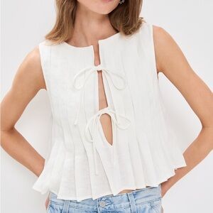 Elegant White Sleeveless Blouse
